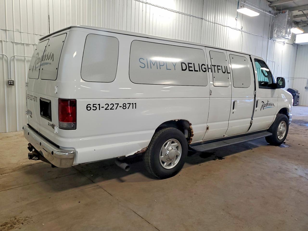 2013 Ford Econoline E350 Super Duty Wagon