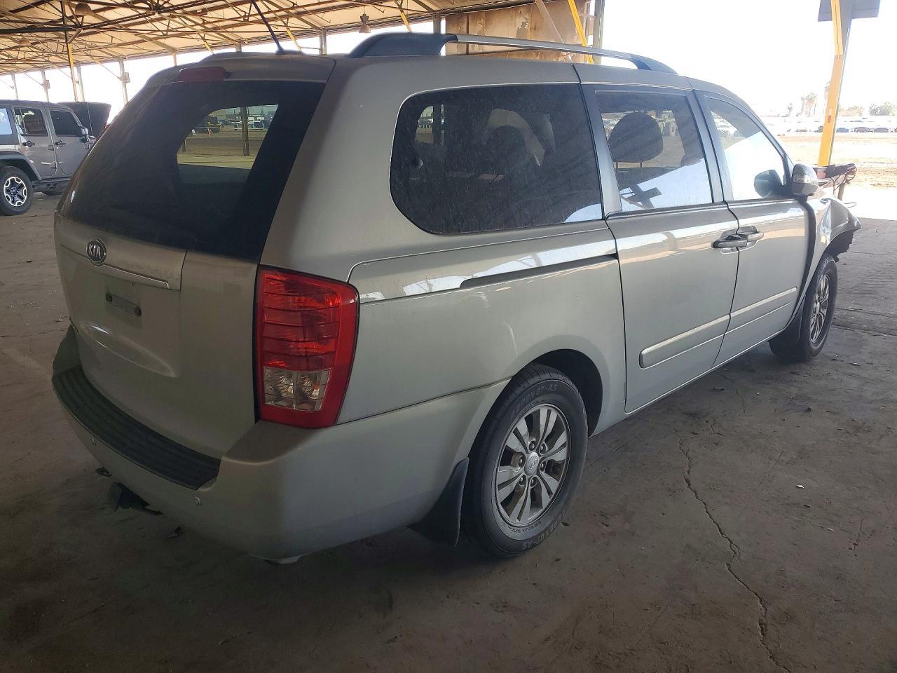 2012 KIA Sedona lx