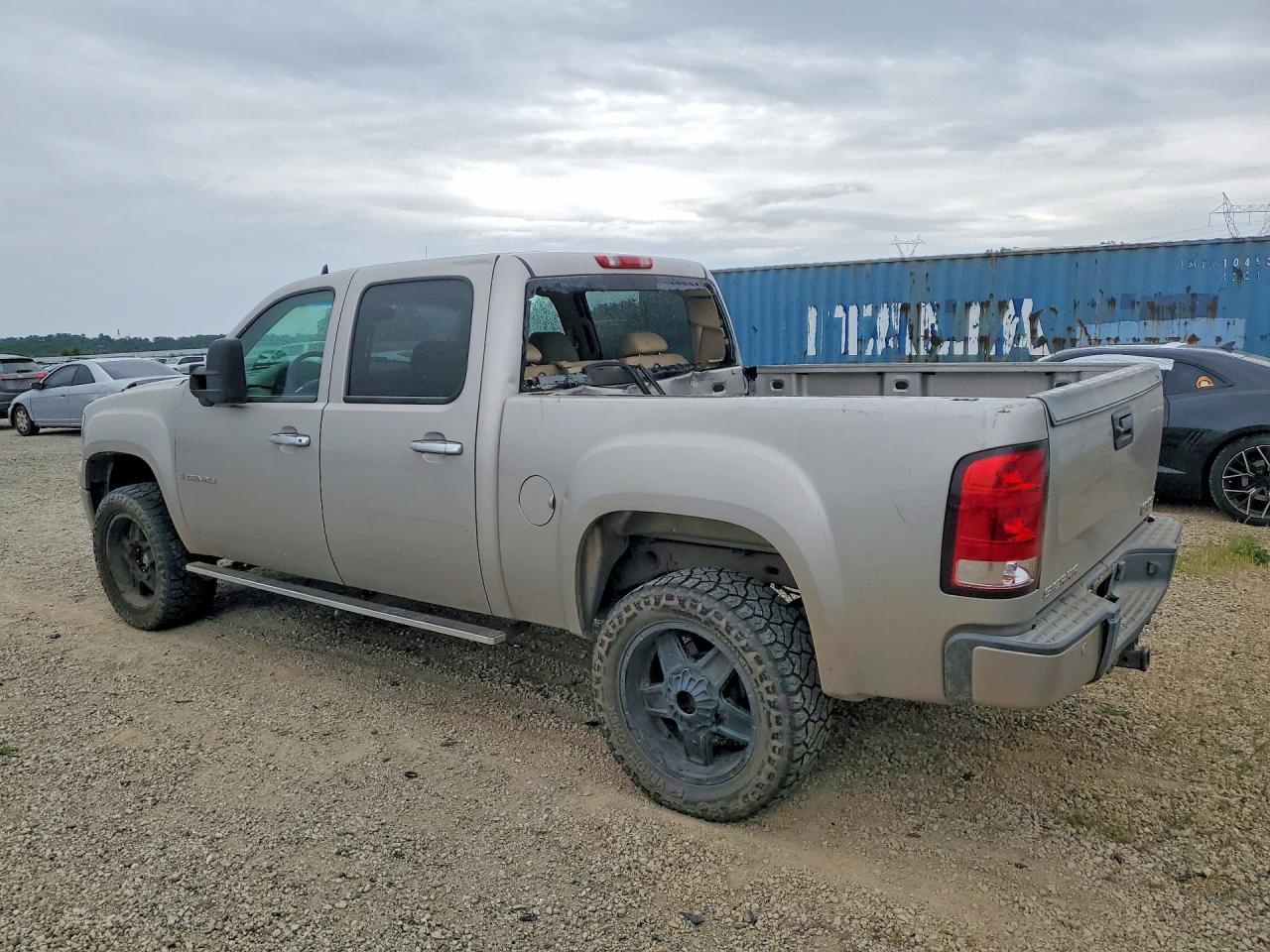 2007 GMC New Sierra Denali