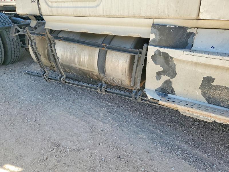 2022 Freigliner Cascadia 126