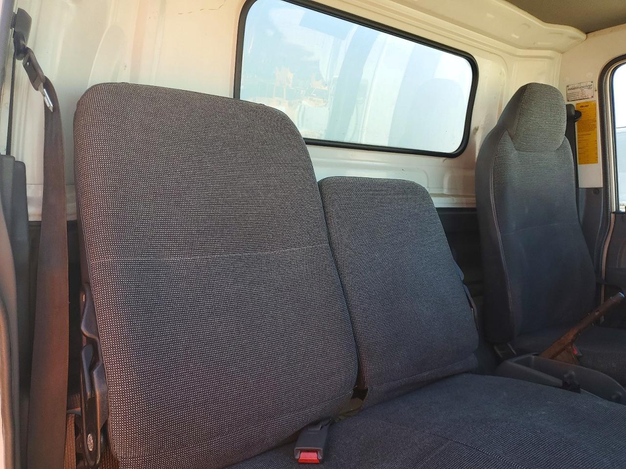 2000 Isuzu NPR BOX Truck