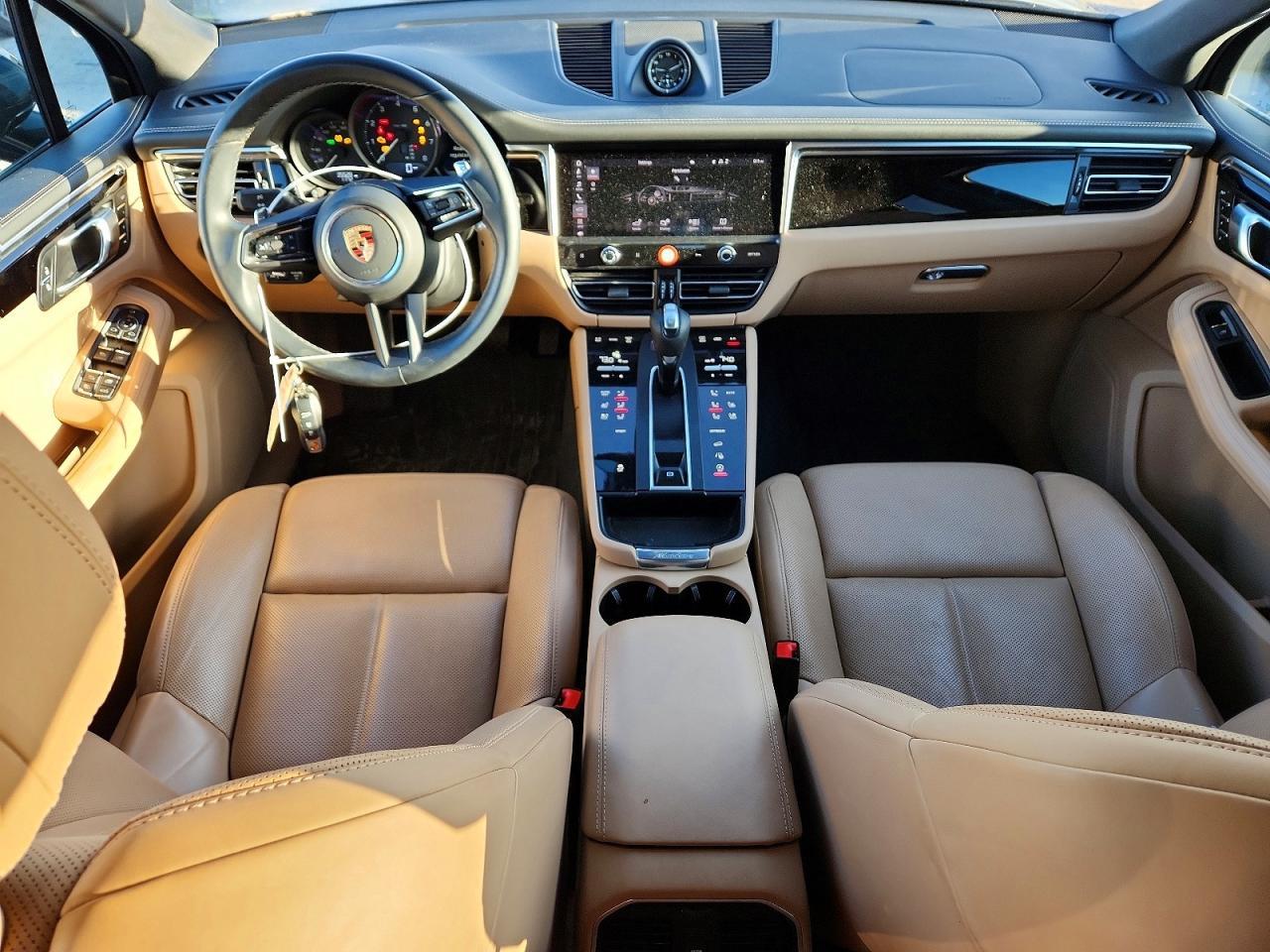 2023 Porsche Macan Base