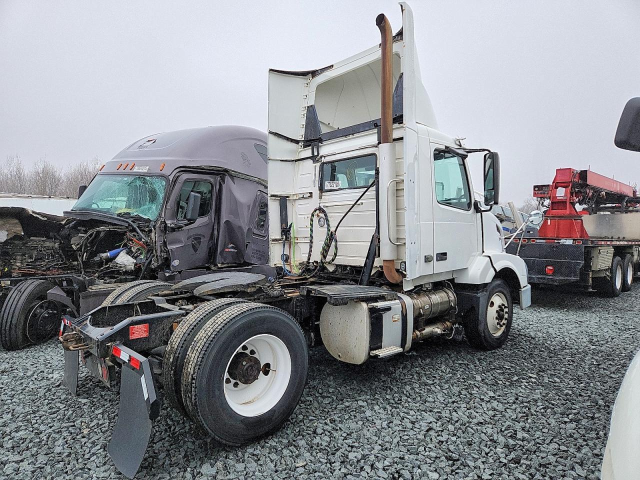 2017 Volvo VNL Semi Truck