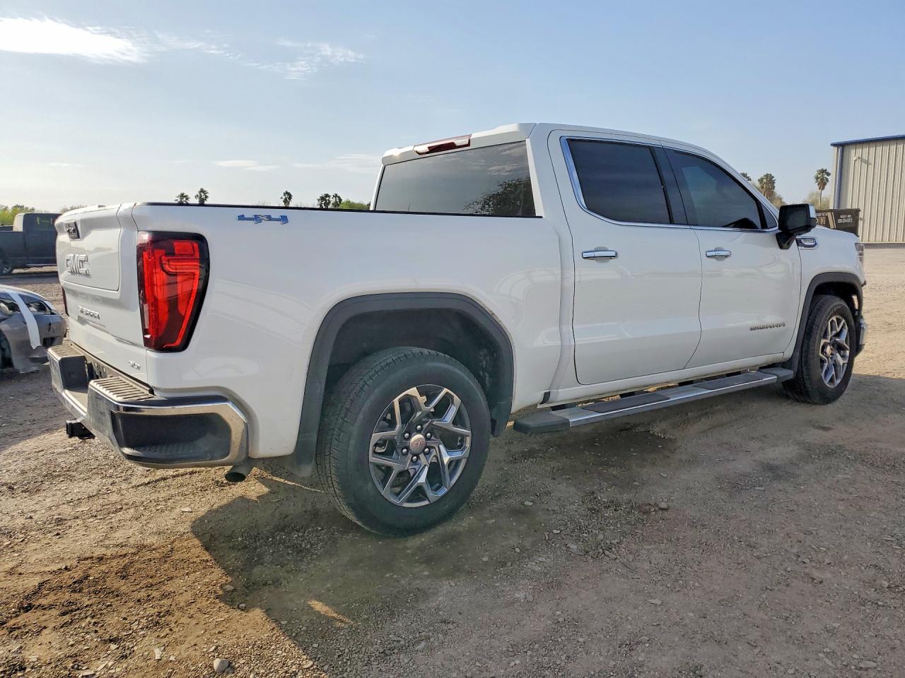 2026 GMC Sierra K1500 SLT