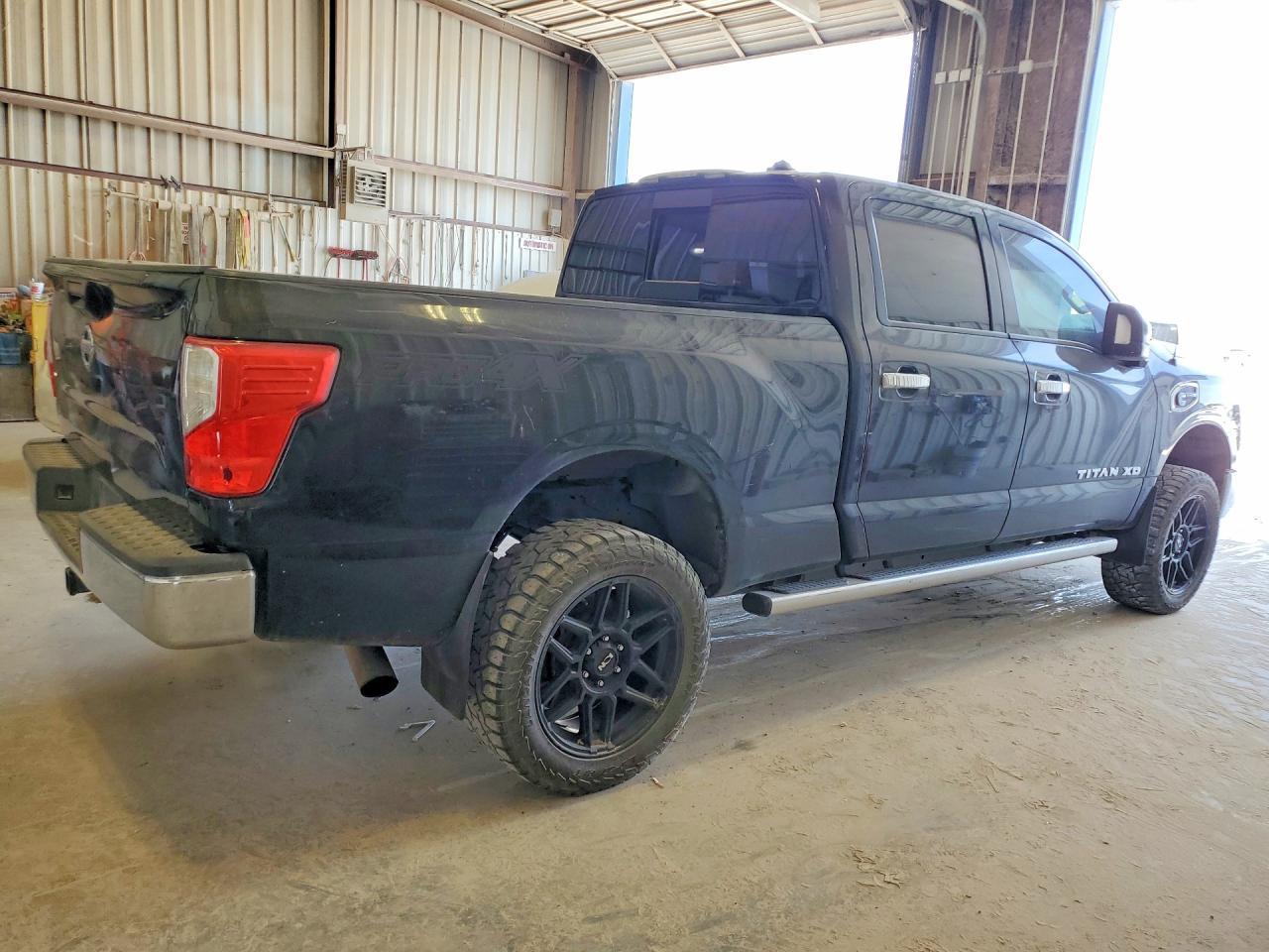 2017 Nissan Titan XD SV