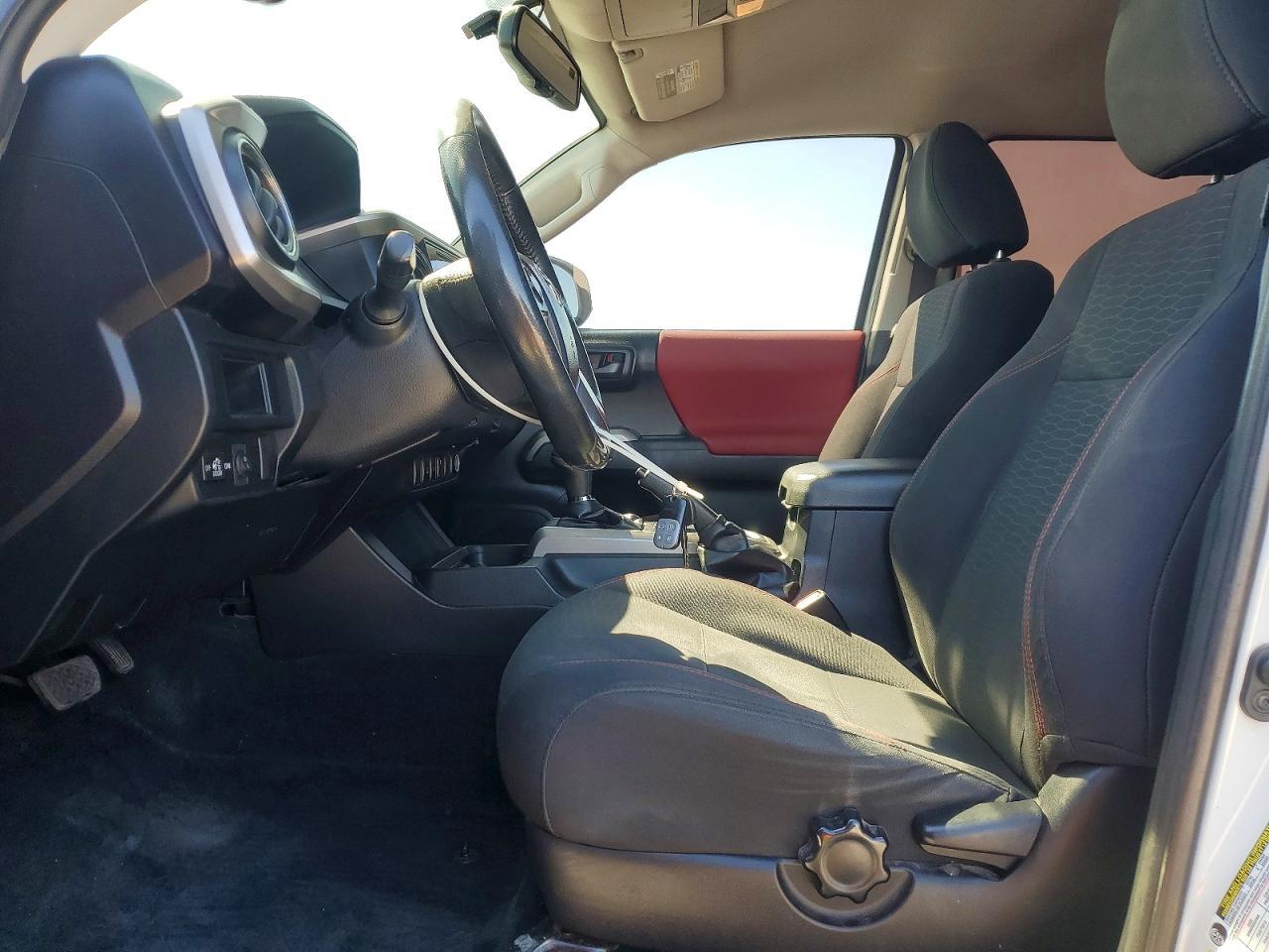 2017 Toyota Tacoma SR5 V6