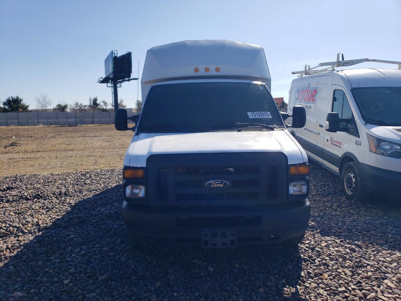 2015 Ford 2016 Ford F350 Super Duty Utility / Service Truck