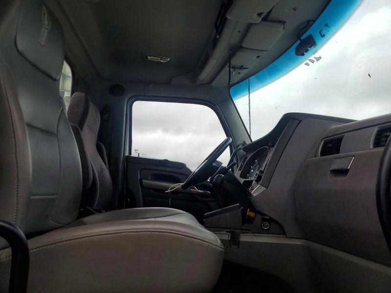 2014 Kenworth T680-Semi Truck