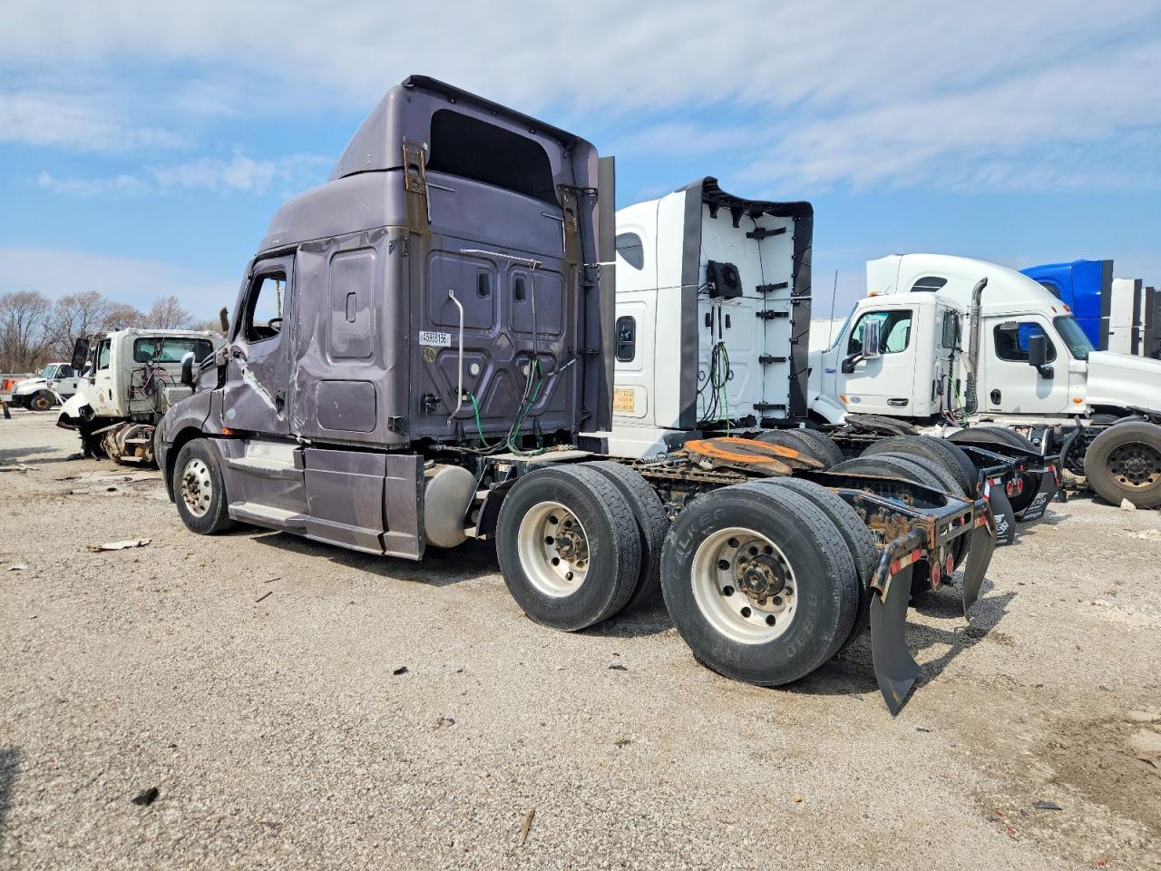 2020 Freigliner 2020 Freightliner Cascadia 126 Semi Truck