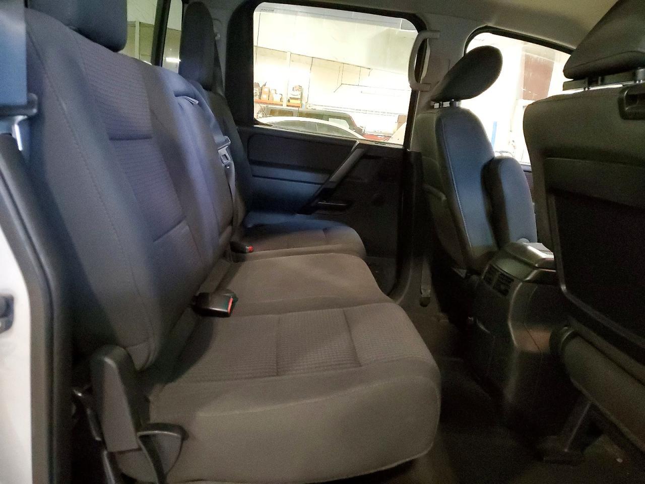 2012 Nissan Titan SV