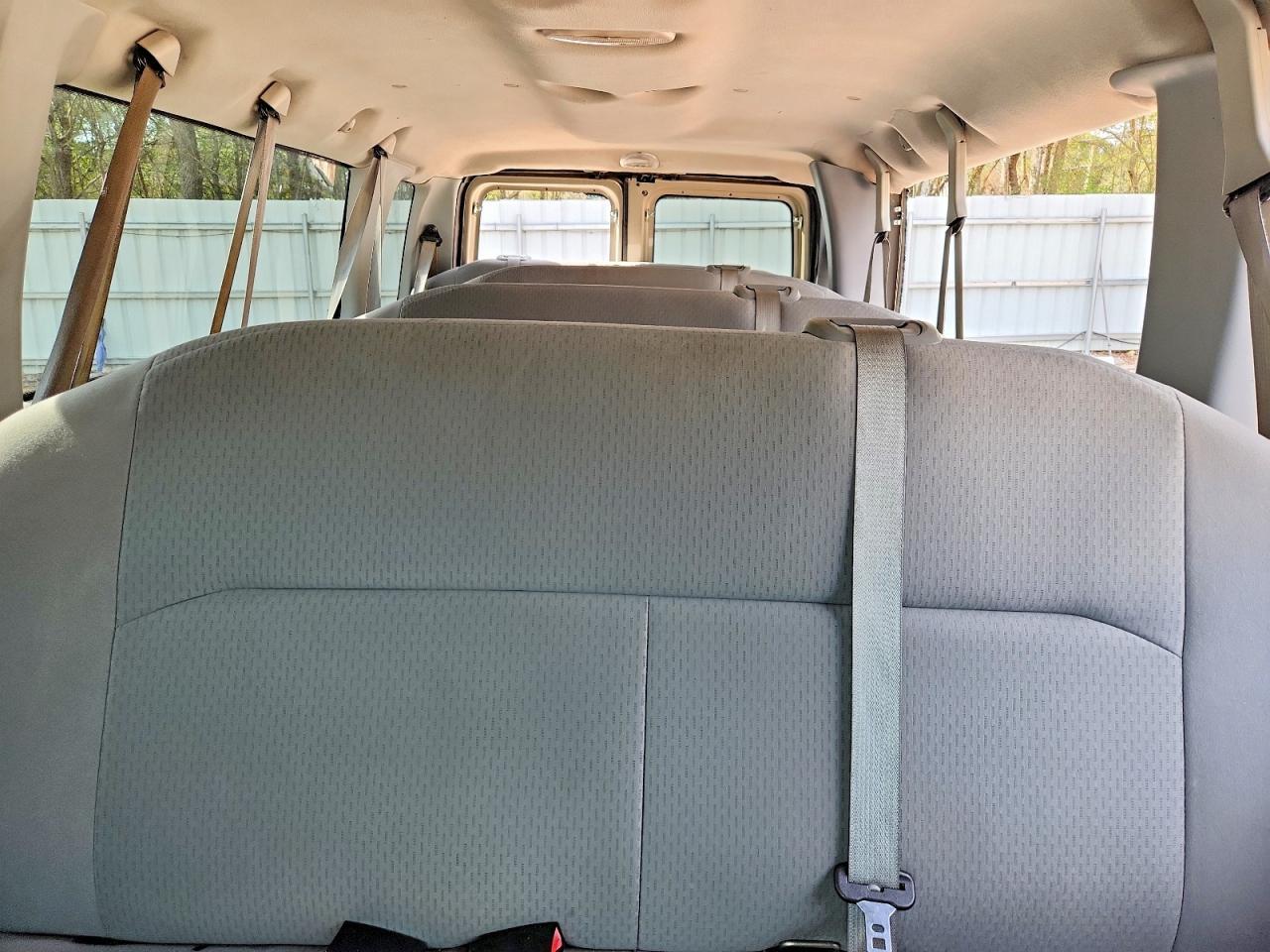 2009 Ford Econoline E350 Super Duty Wagon