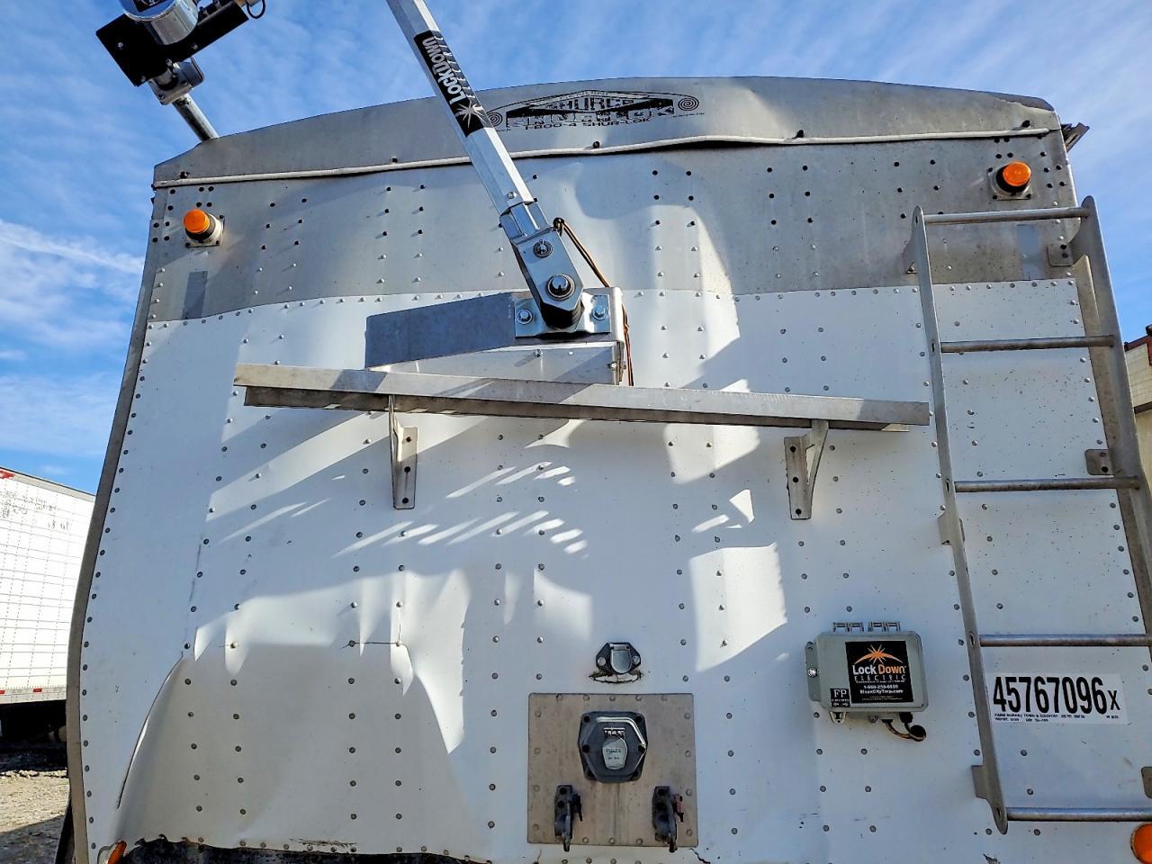 1999 Cornhusker Grain Trailer
