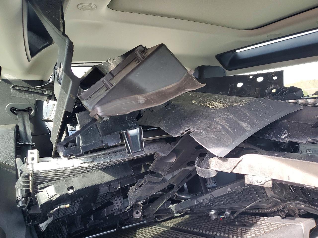 2023 Land Rover Defender 90 s