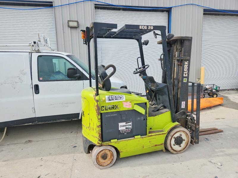 1999 Clark Forklift 1999 Clark ECG20 Forklift