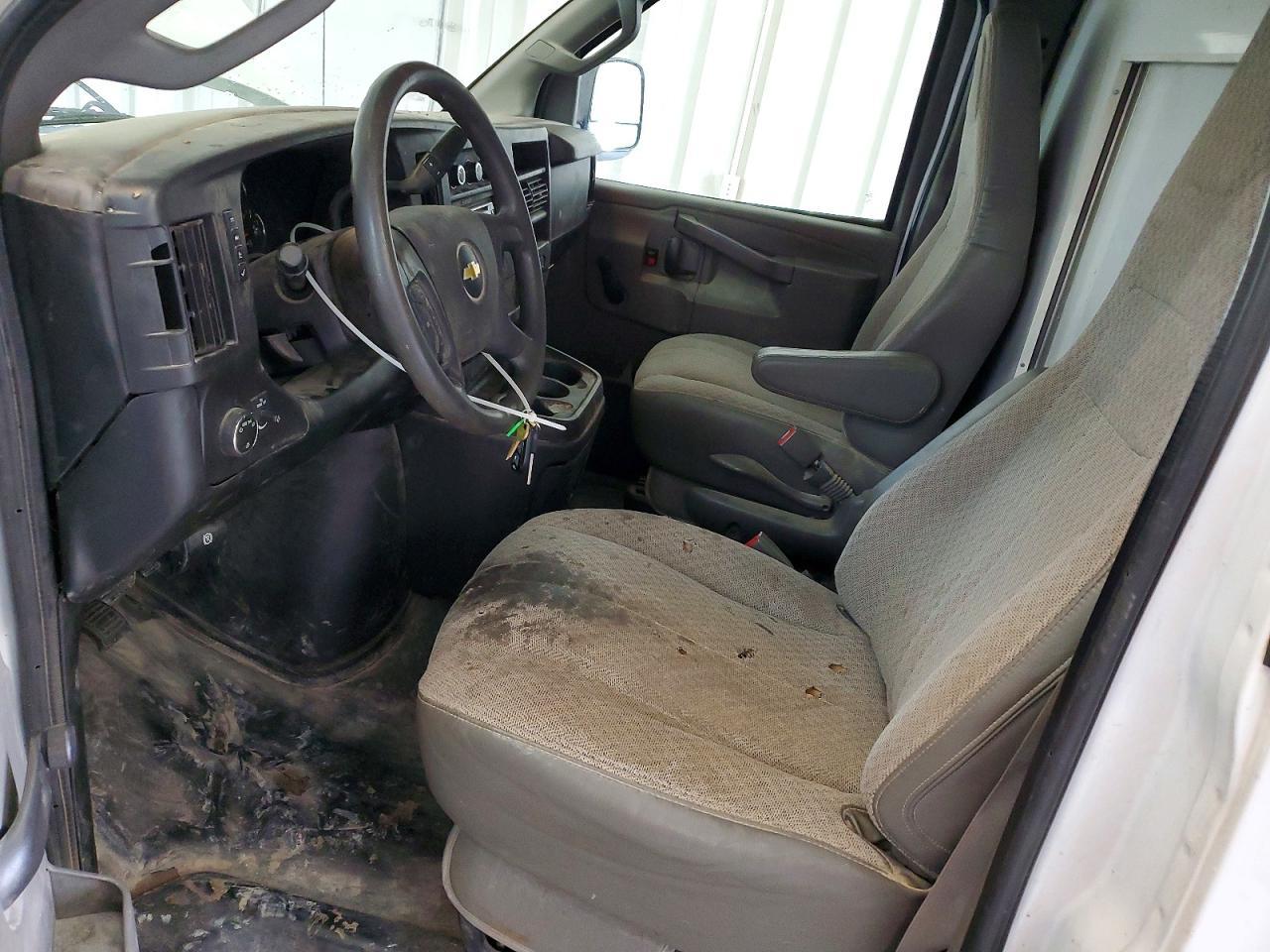 2018 Chevrolet Express BOX Truck