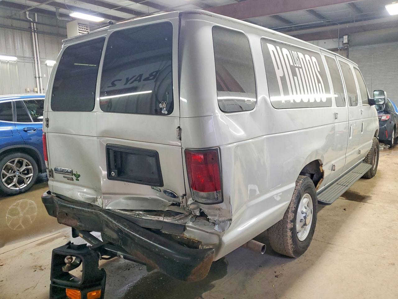 2009 Ford Econoline E350 Super Duty Wagon