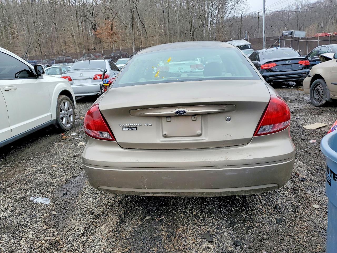 2006 Ford Taurus se