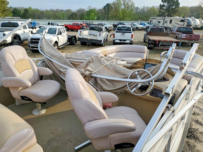 2015 Southbay 524SLX-Boat