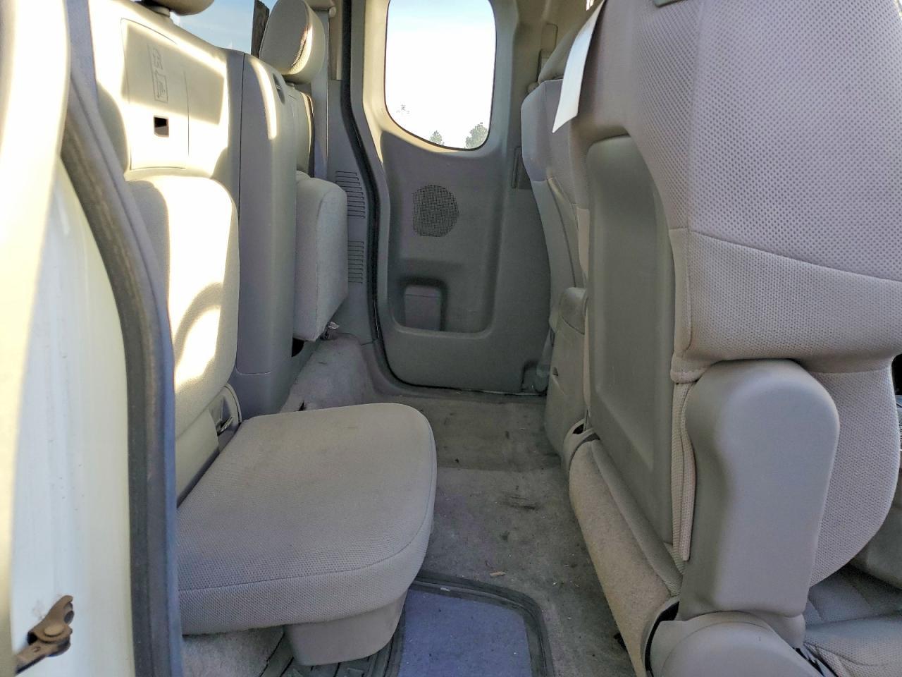 2013 Nissan Frontier S