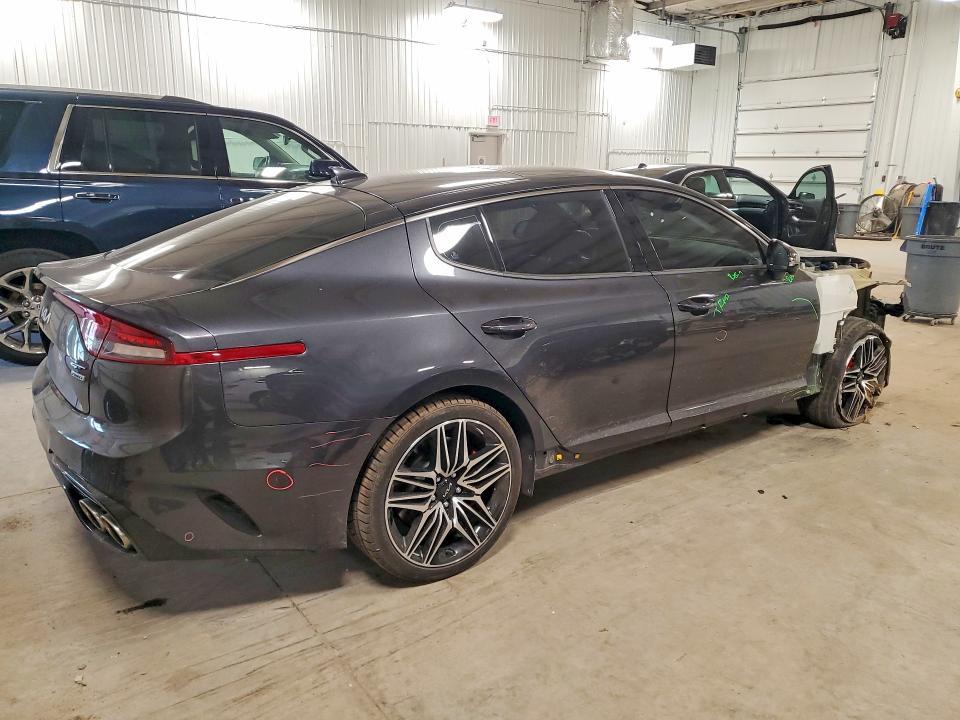 2022 KIA Stinger GT2