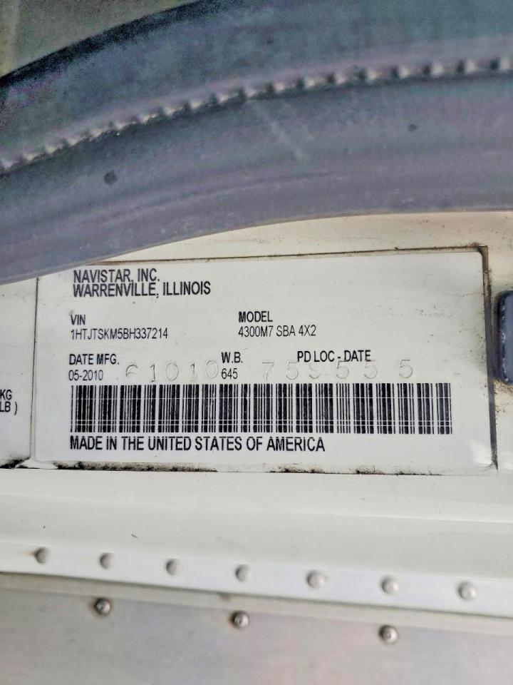 2011 International 4300 BOX Truck