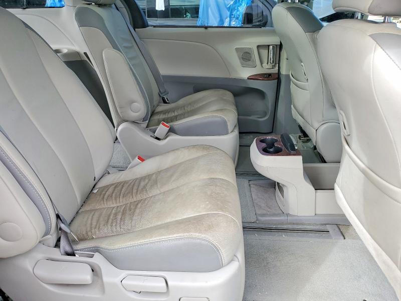 2013 Toyota Sienna Limited 7-passenger