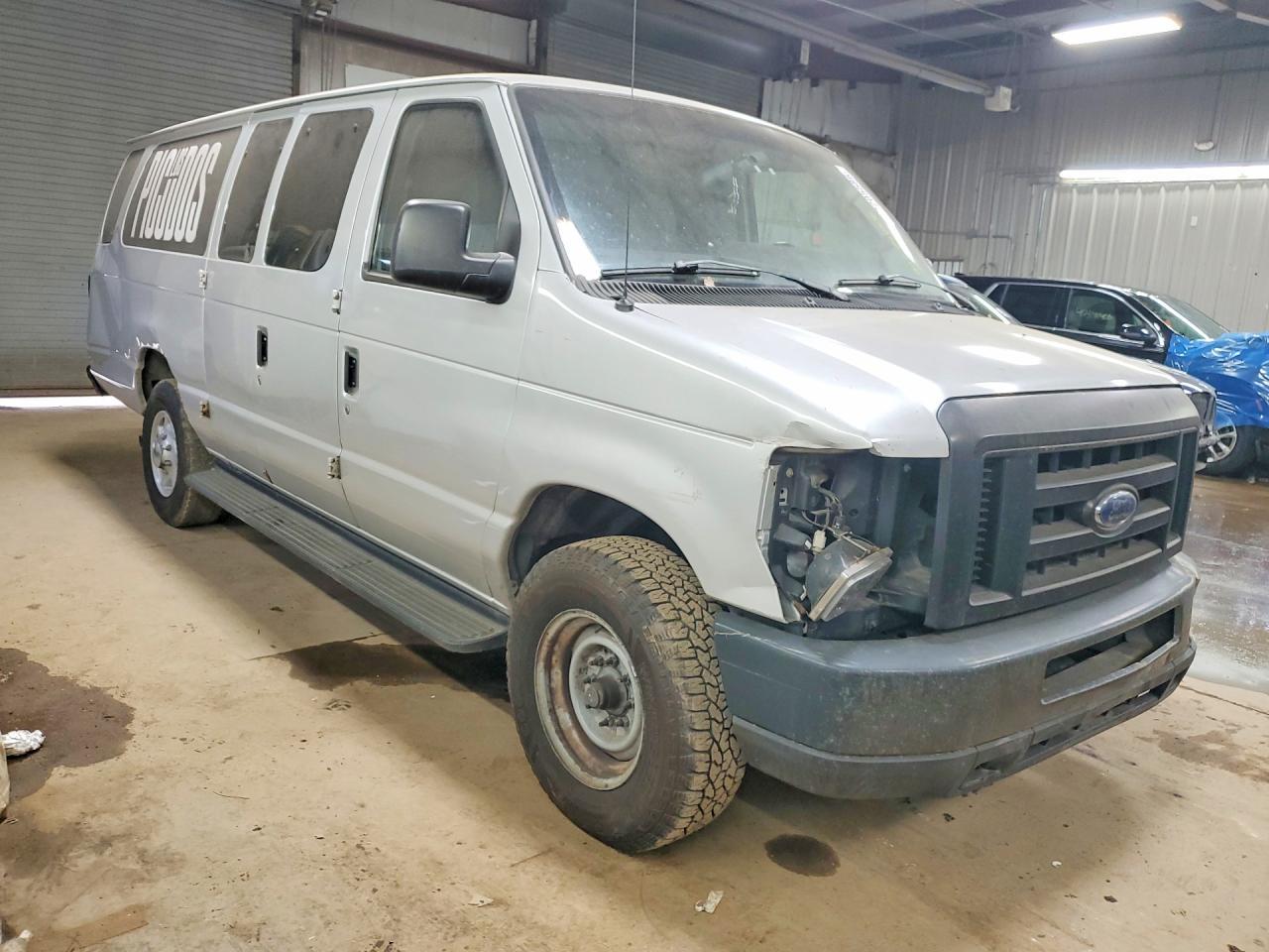2009 Ford Econoline E350 Super Duty Wagon