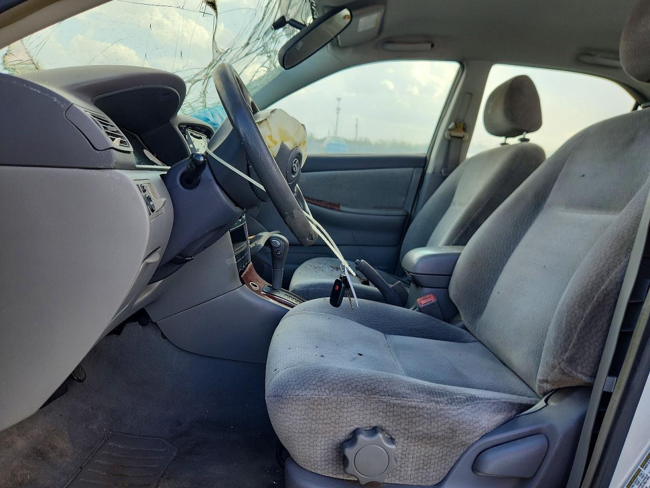 2004 Toyota Corolla le