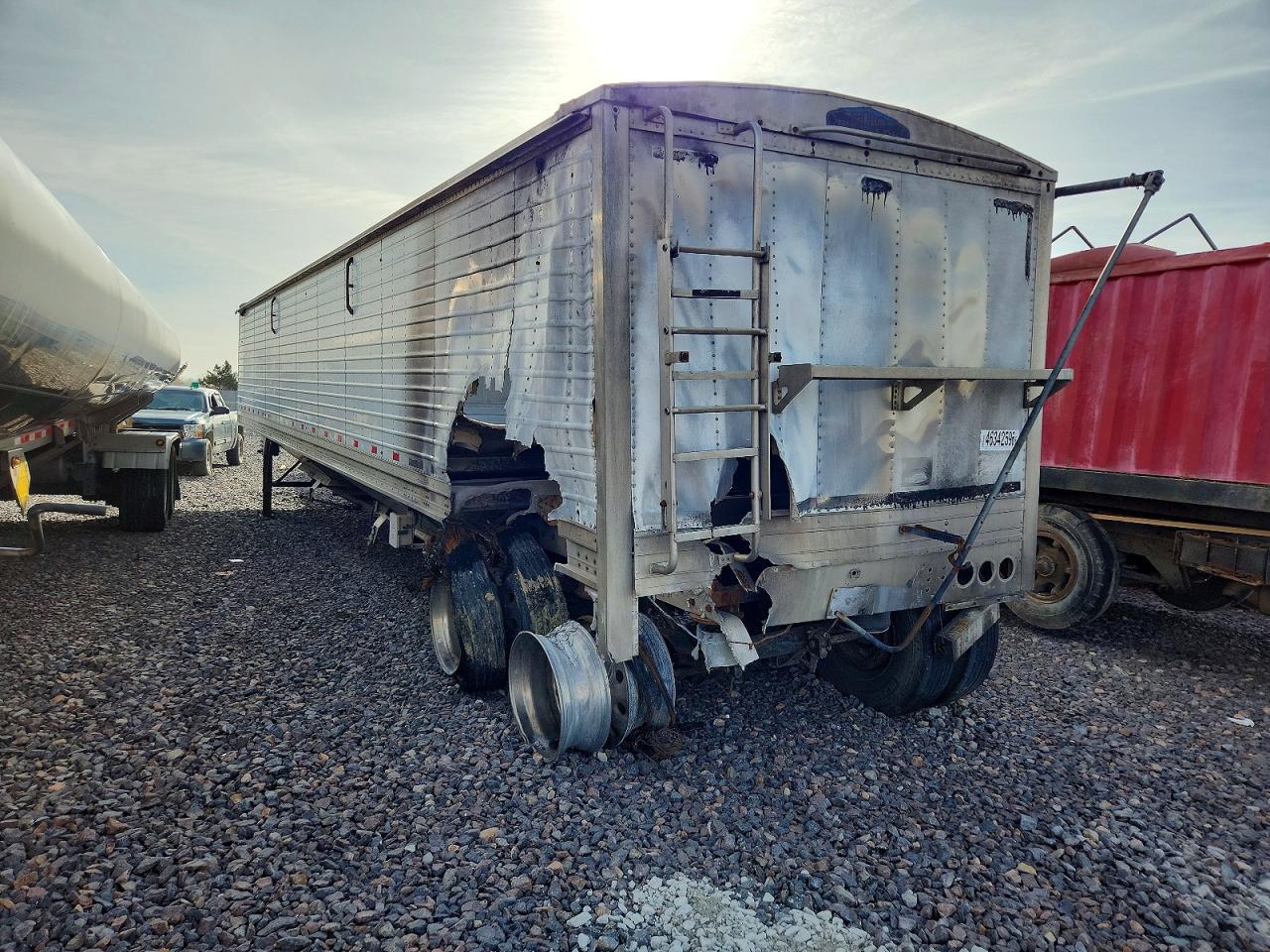 2013 Stroughton Ahvcw-422T-AR-A Grain Trailer