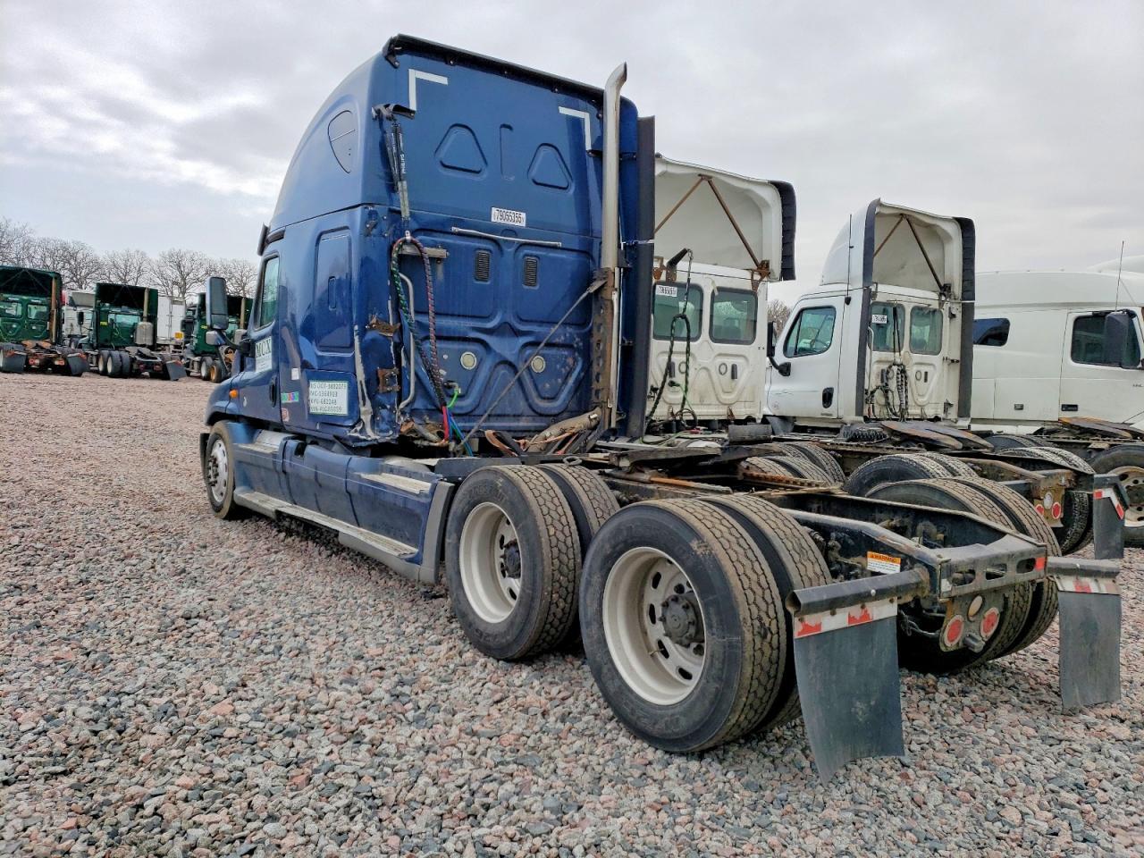 2015 Freigliner 2015 Freightliner Cascadia Semi Truck