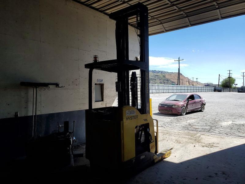 2010 Hyster Order Picker Forklift