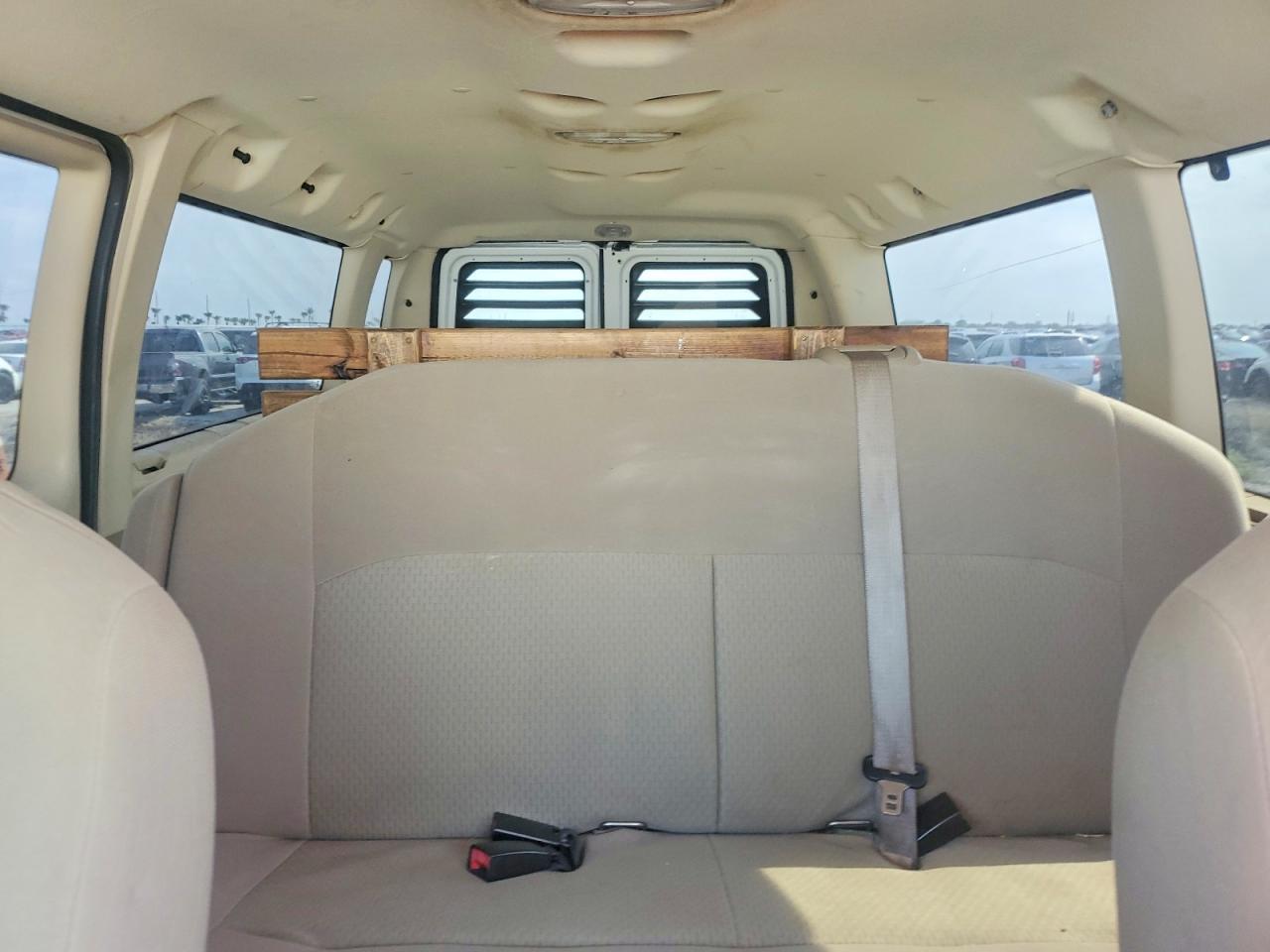 2012 Ford Econoline E350 Super Duty Wagon