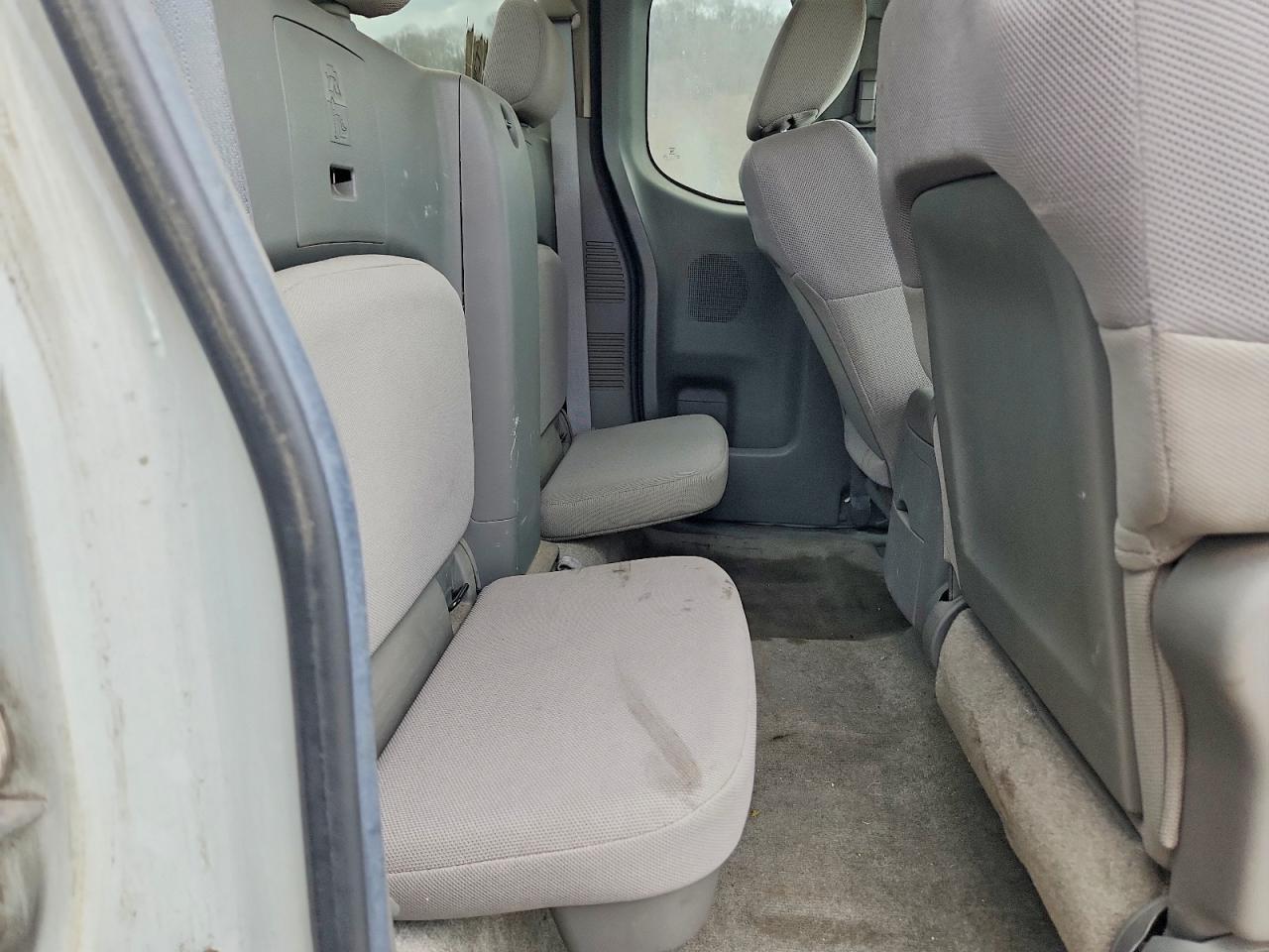 2013 Nissan Frontier S