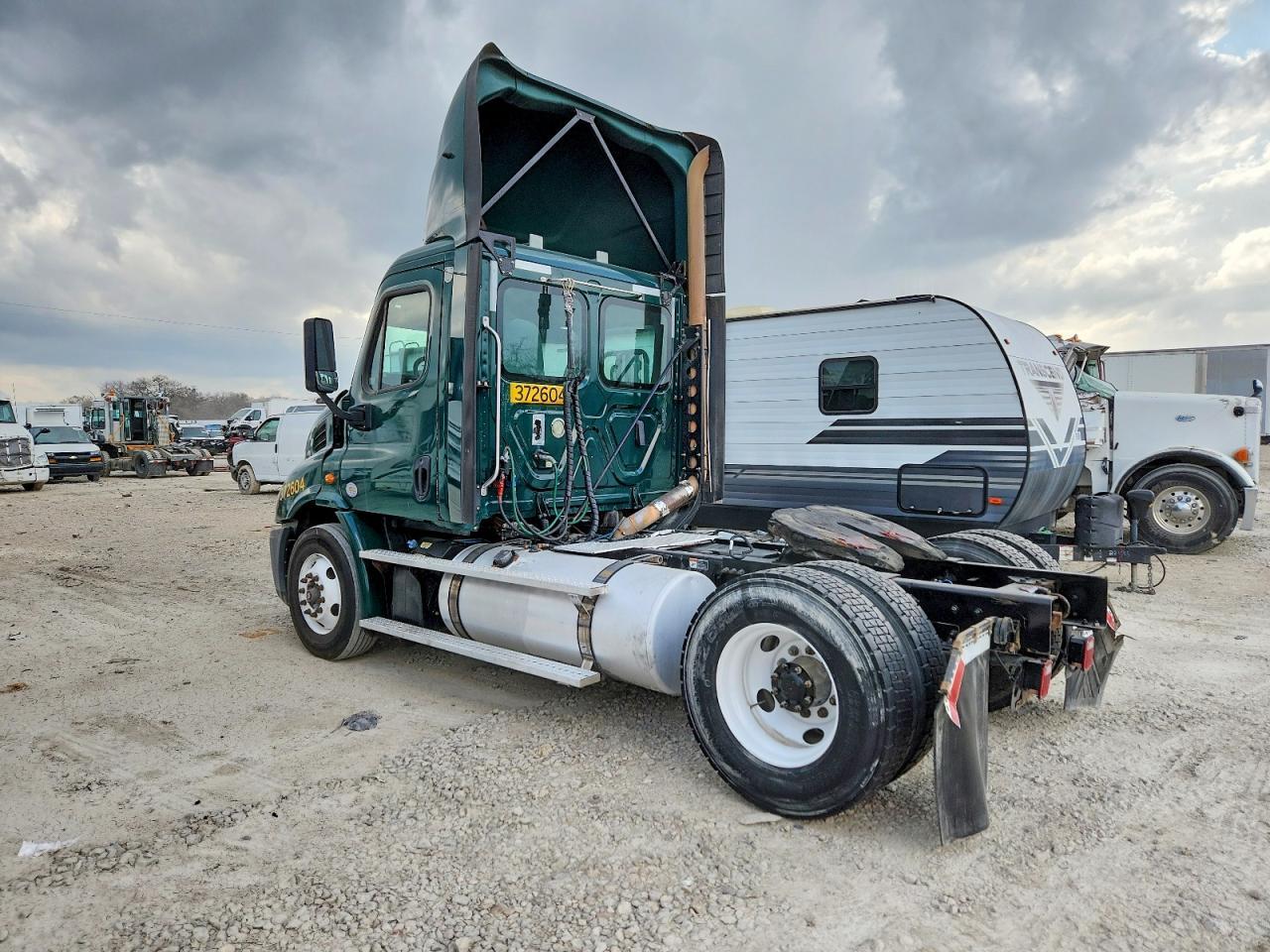 2018 Freightliner Cascadia 113 Semi Truck
