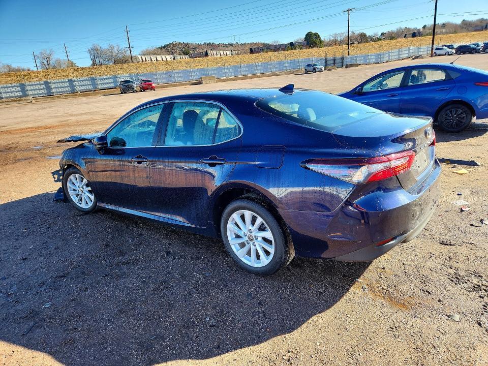 2022 Toyota Camry le
