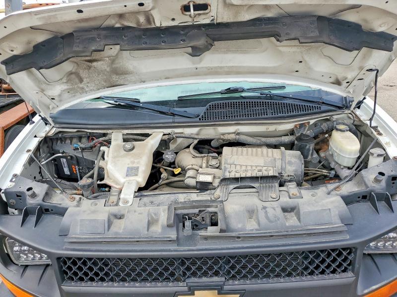 2017 Chevrolet Express BOX Truck