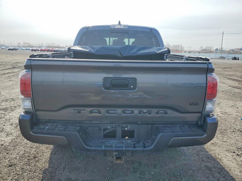 2022 Toyota Tacoma sr V6