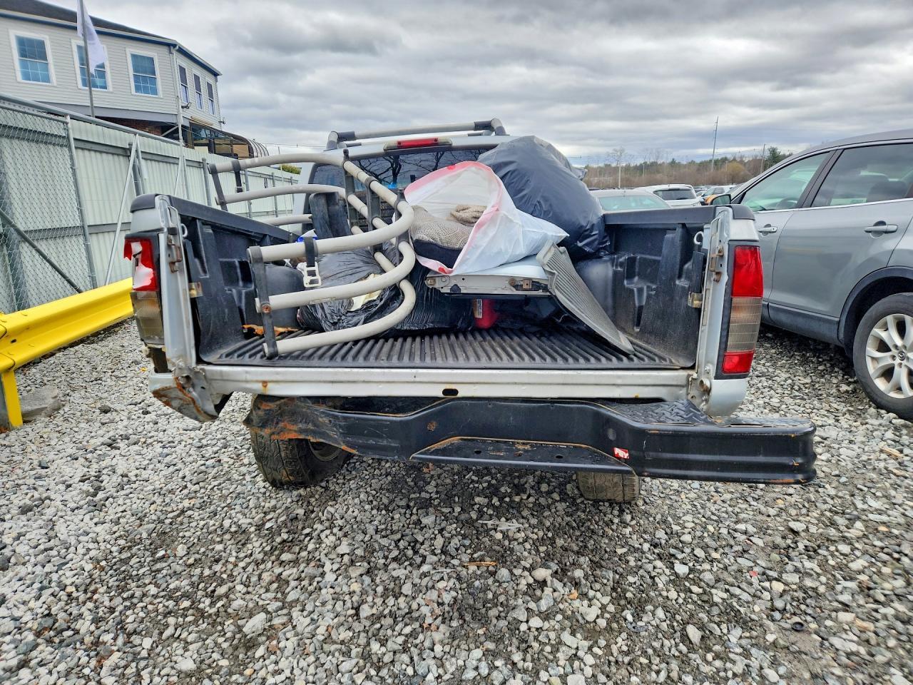 2002 Nissan Frontier SVE-V6