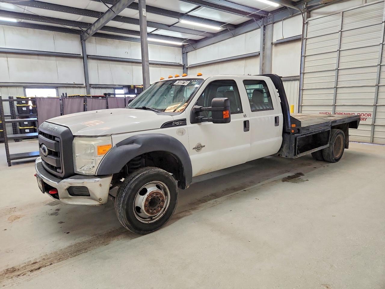 2016 Ford F450 Super Duty Flatbed Truck