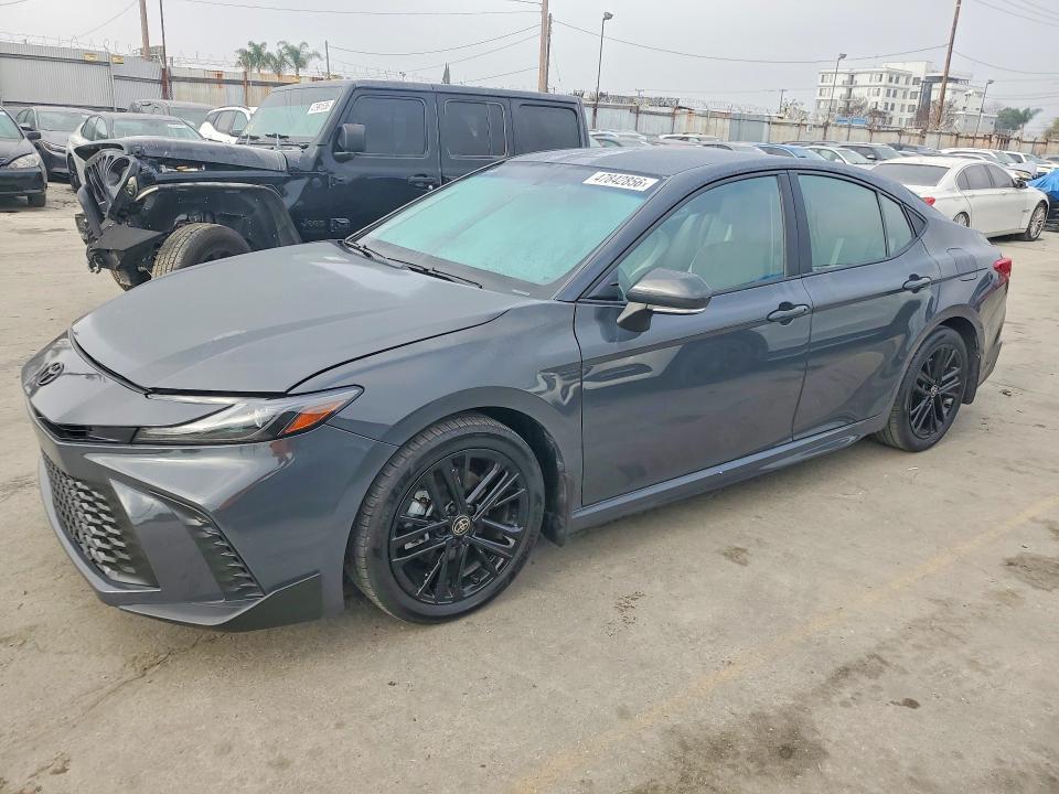 2025 Toyota Camry se
