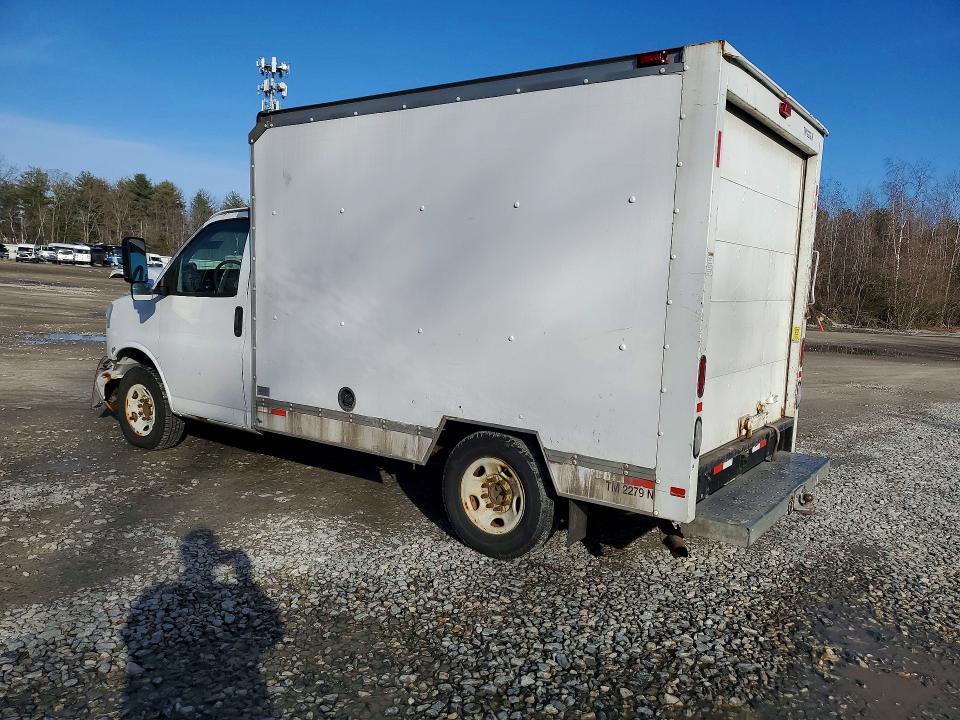2011 GMC Savana Cutaway G3500