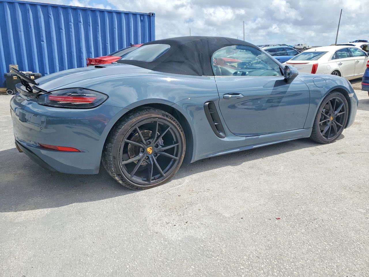 2017 Porsche Boxster