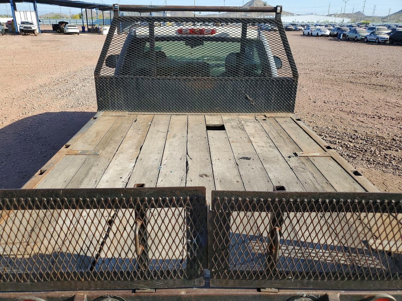2009 Chevrolet Silverado Flatbed Truck