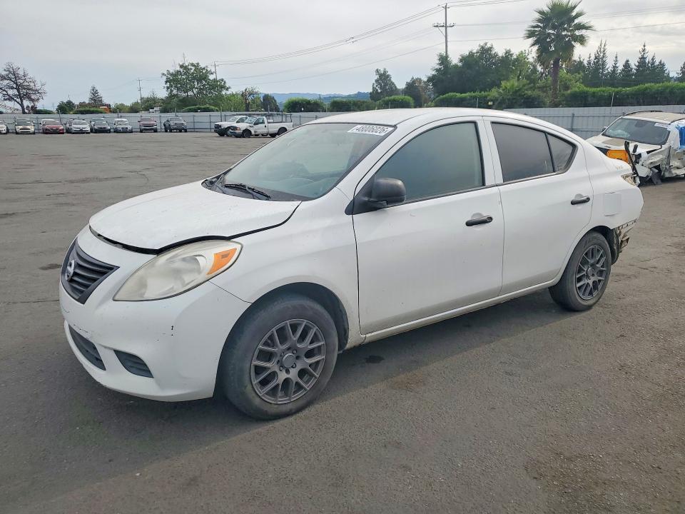 2013 Nissan Versa 1.6 s