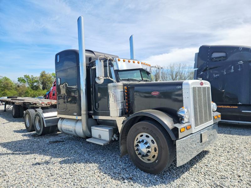 2007 Peterbilt 379 Semi Truck