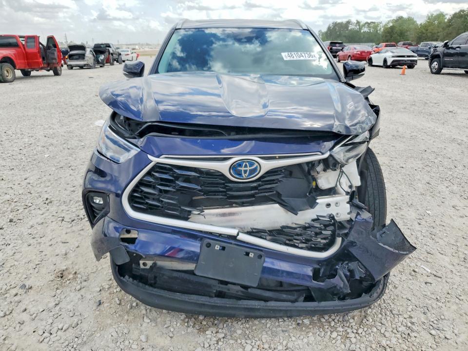 2023 Toyota Highlander Hybrid xle