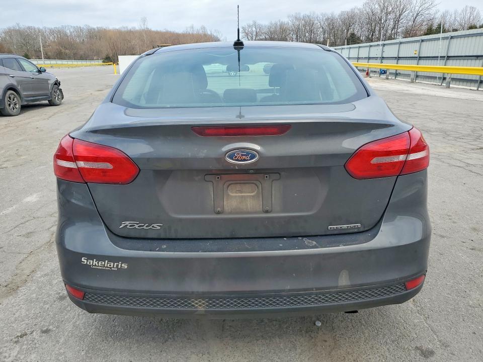 2016 Ford Focus s