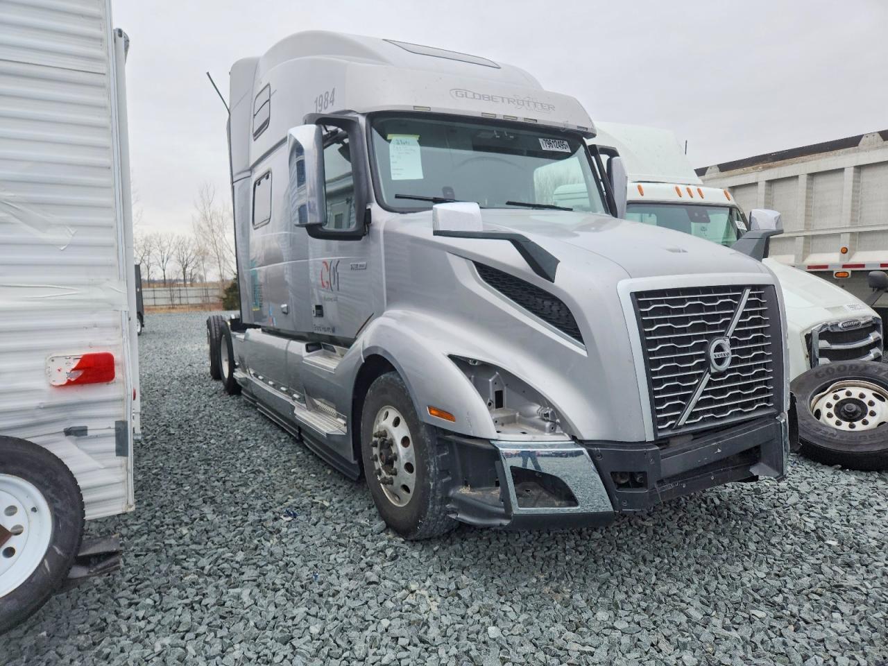 2021 Volvo VNL Semi Truck