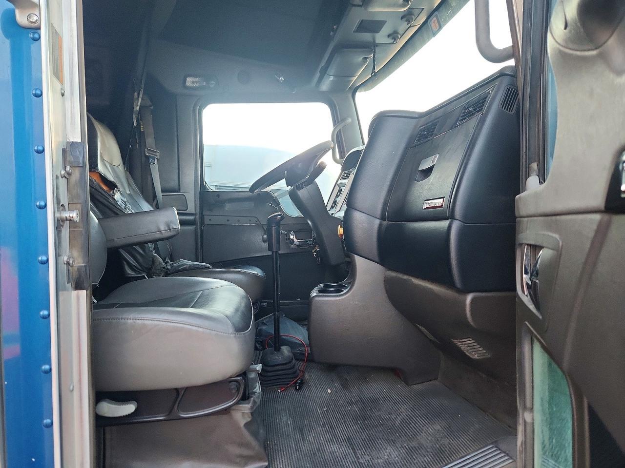 2013 Kenworth T660 Semi Truck