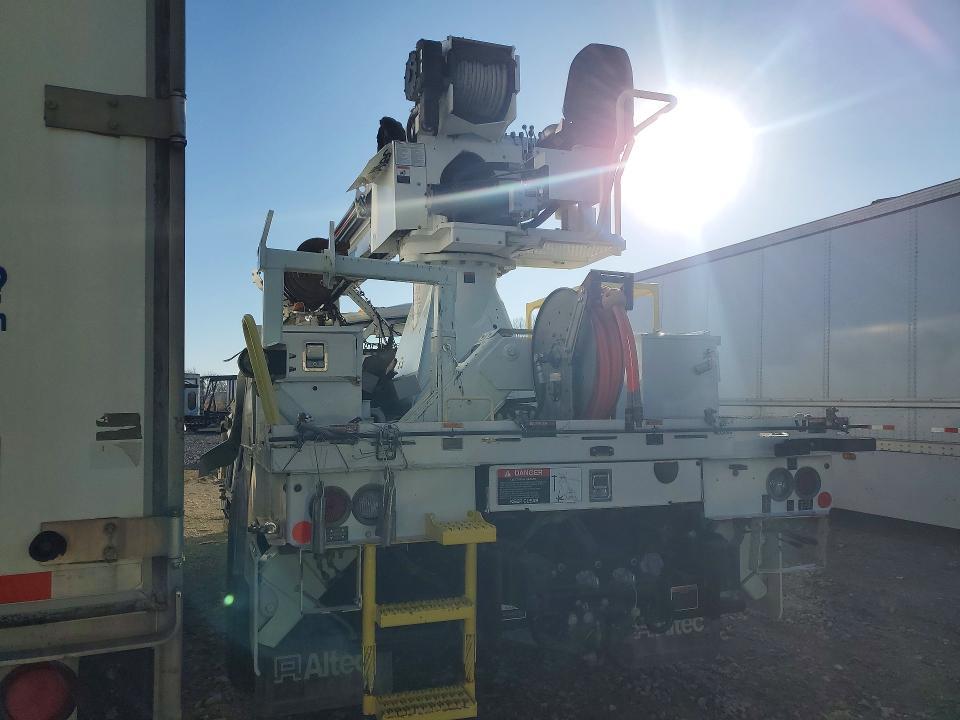 2024 Freigliner 2024 Freightliner Business Class M2 Digger Derrick